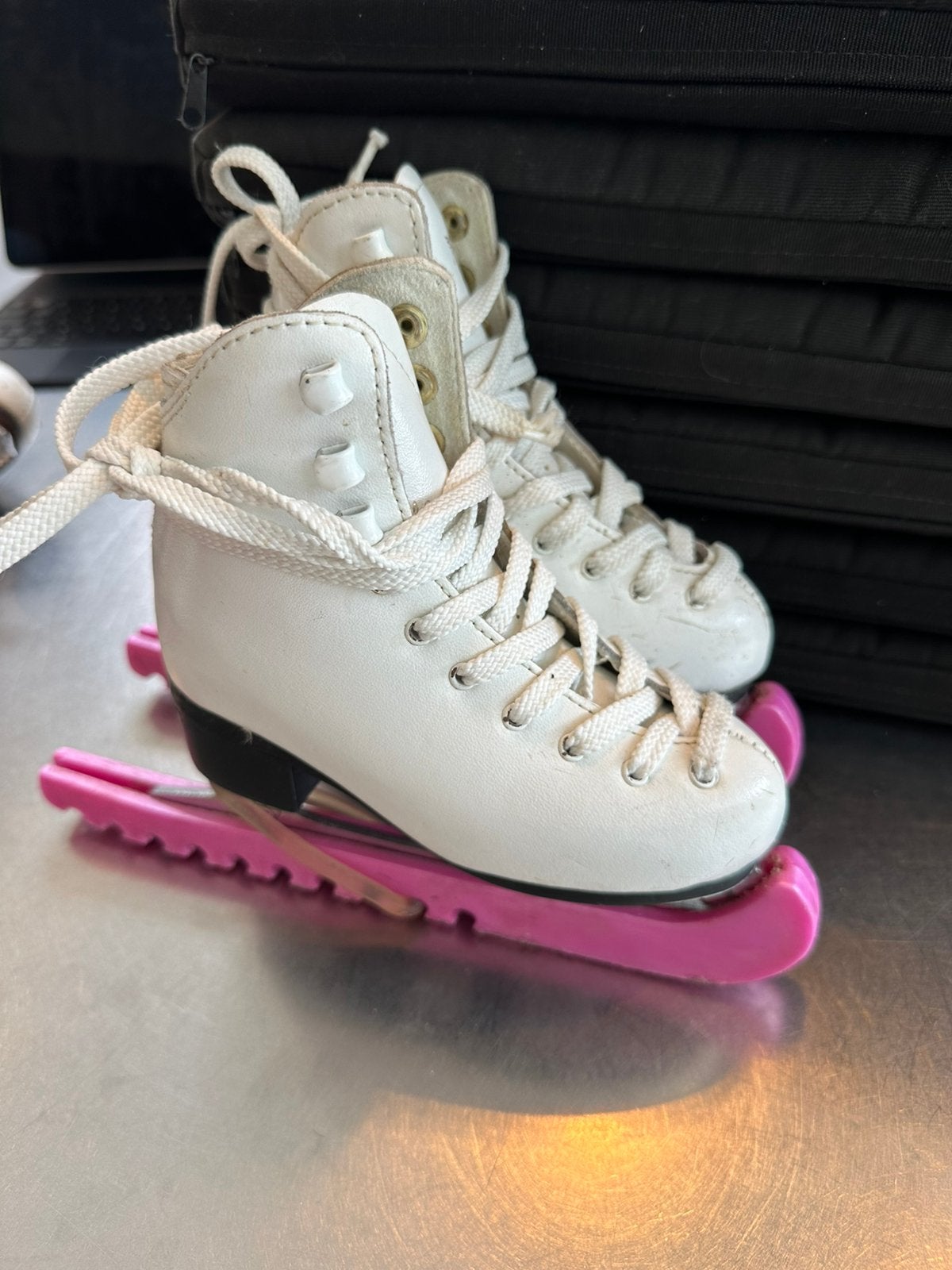 Risport Etoile kunstschaatsen maat 26, Sports & Fitness, Patinage, Enlèvement, Comme neuf, Patinage artistique