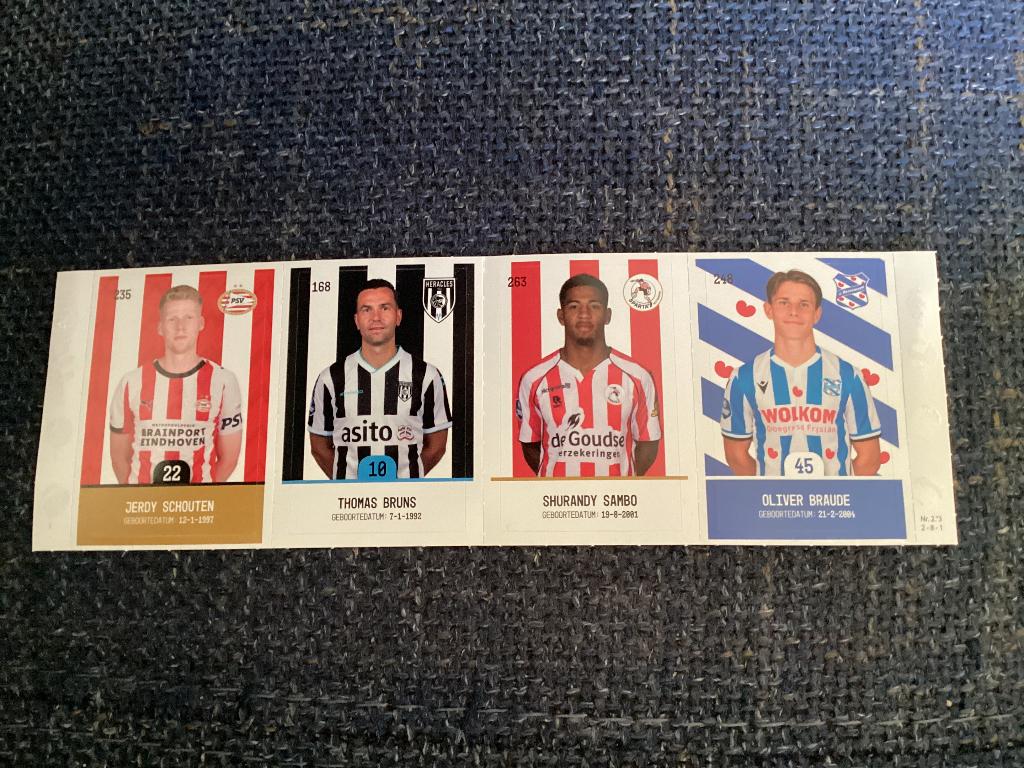 Plus voetbalplaatjes 235 168 263 248 voetbal plaatjes, Enlèvement ou Envoi, Neuf, Affiche, Image ou Autocollant