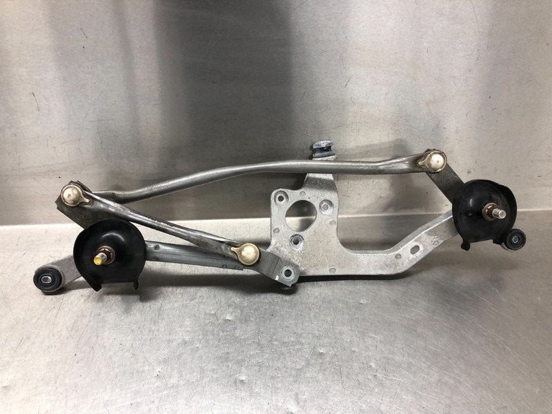 MECANISME ESSUIE-GLACE Toyota Auris Touring Sports (E18), Dhr. M. Roggen, Toyota, Stadsweg 37 37
9917 PV  WIRDUM GR., NL, Utilisé