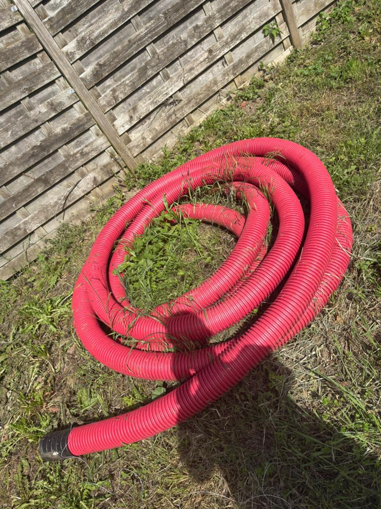 Lot Gaine / tuyau annelé rouge de protection câble, Enlèvement, Comme neuf