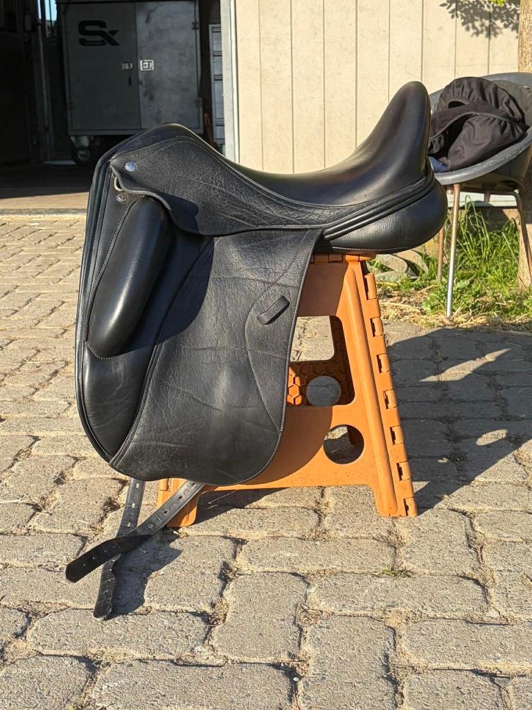 Op maakt gemaakt advantage R  Buffalo leather, Dieren en Toebehoren, Paarden en Pony's | Zadels, Gebruikt, Dressuur, Ophalen
