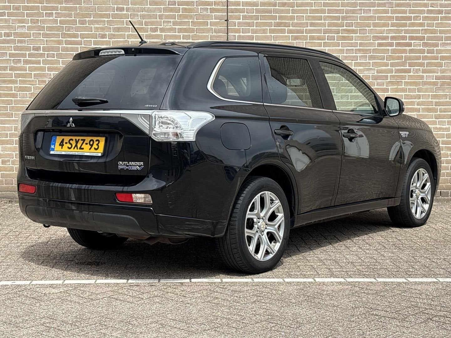 Mitsubishi Outlander 2.0 PHEV instyle | Leder | Pano | Clima, Auto's, Mitsubishi, Outlander, Zwart, Navigatiesysteem, Zwart