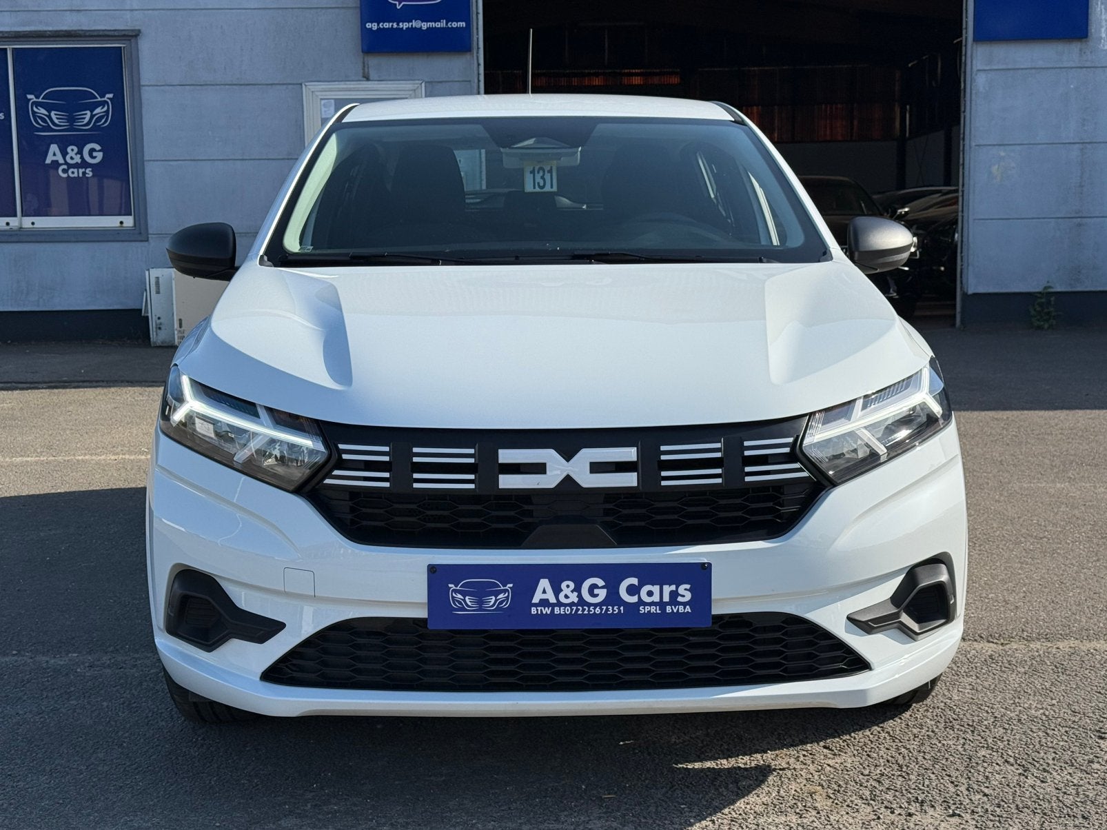 Dacia Sandero 1.0i. 2024. 9.256 km 1 jaar garantie, Auto's, Dacia, Voorwielaandrijving, Stof, USB, Euro 6