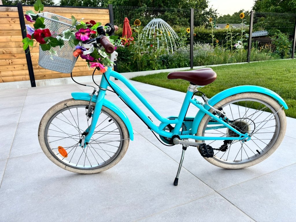 B-Twin kinderstadfiets inclusief fietsmand - 20 inch, Fietsen en Brommers, Ophalen, 20 inch of meer, Gebruikt, Velgrem