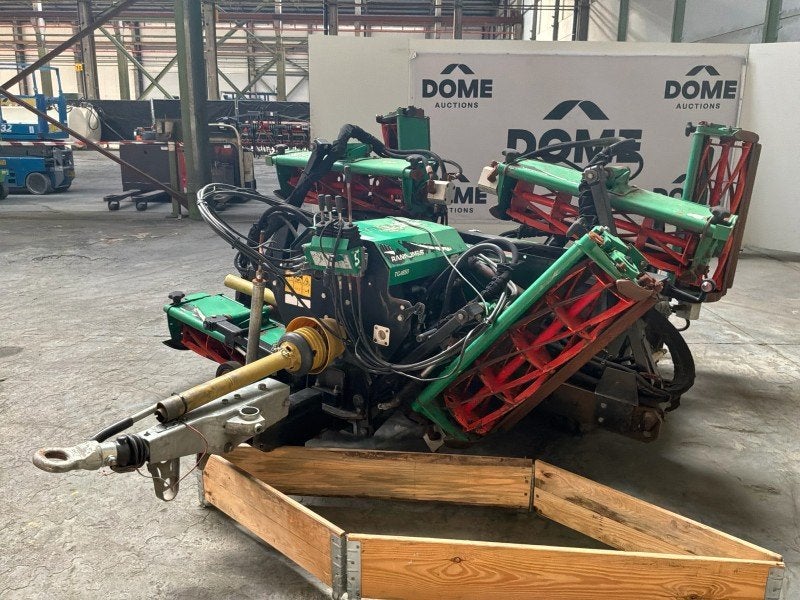 Tondeuse à cylindre Ransomes TG4650 sur remorque, Faucheuse