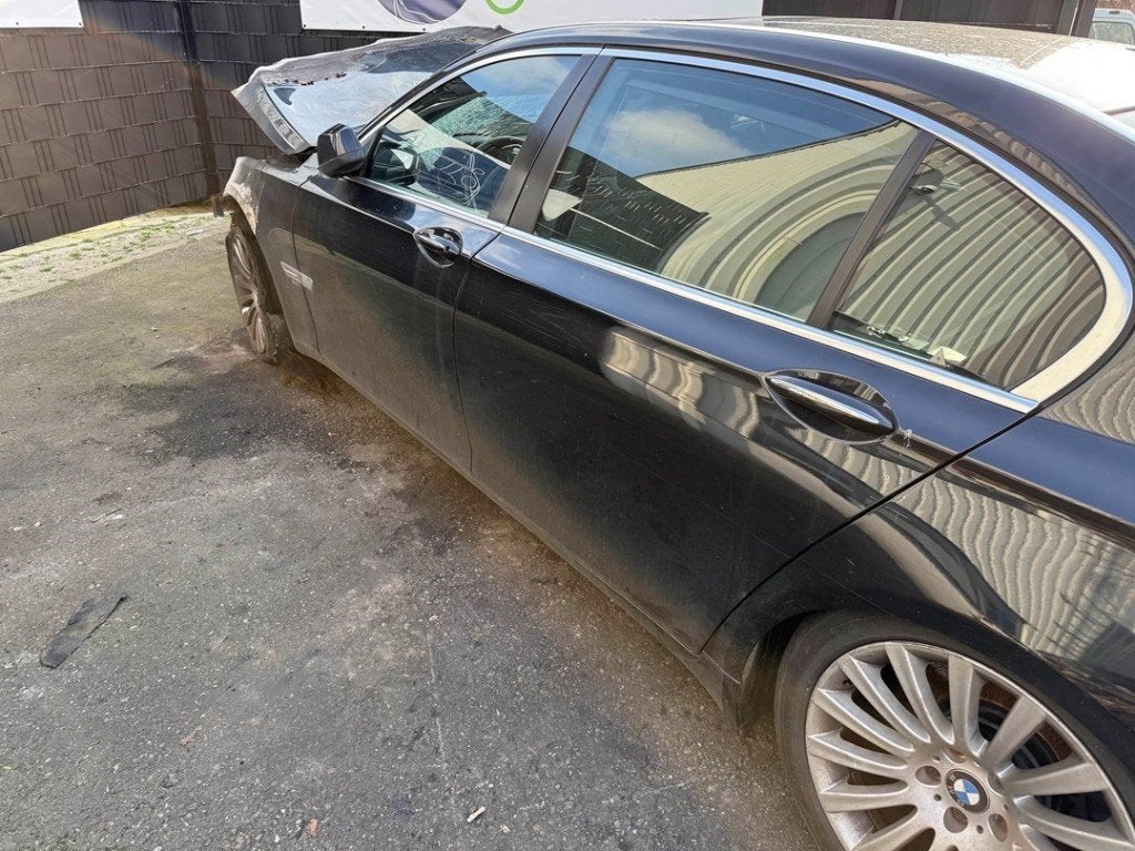 PORTE AVANT GAUCHE BMW 7 serie (F01 / 02 / 03 / 04), Utilisé, Porte, Petuelring 130
80809  München, DE, BMW
