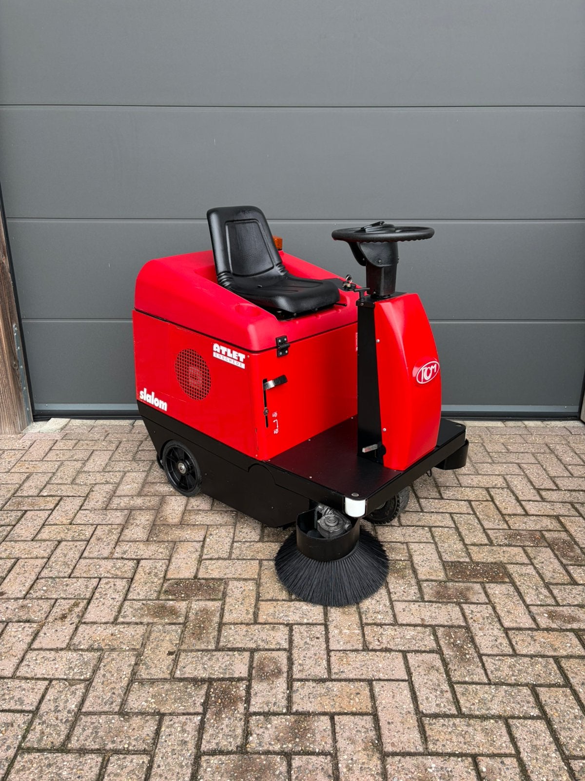 Opzit veegmachine | RCM Slalom | Nieuw accupakket, Tuin en Terras, Ophalen of Verzenden, Gebruikt