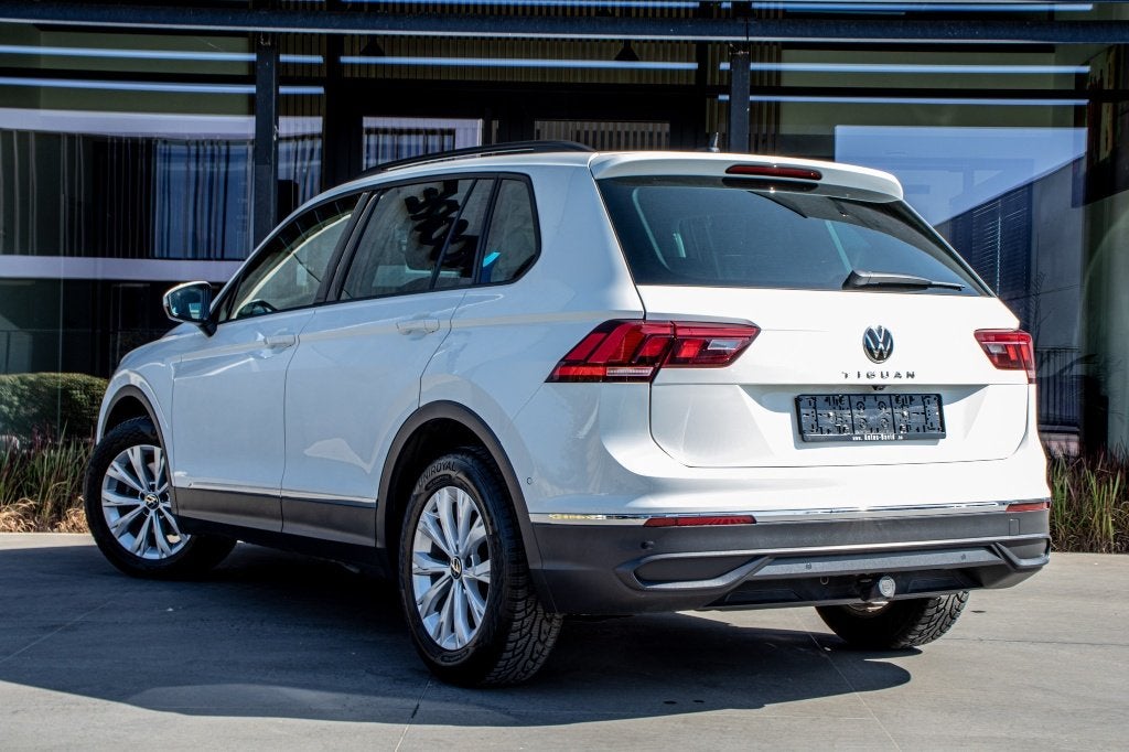Volkswagen Tiguan 1.5 TSI DSG / APPLE CARPLAY / CAMERA, Auto's, Volkswagen, 1498 cc, 4 cilinders, Alcantara, Wit