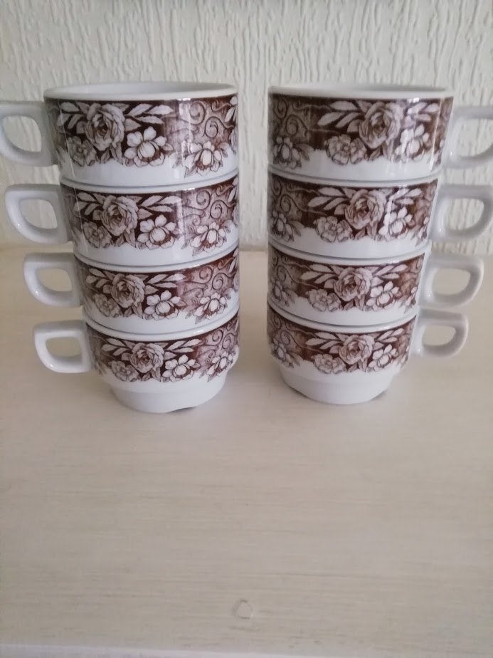 14 kopjes / Maastricht/ Mosa / Holland., Huis en Inrichting, Keuken | Servies, Ophalen