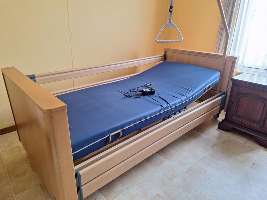 Ziekenhuisbed, Diversen, Ophalen
