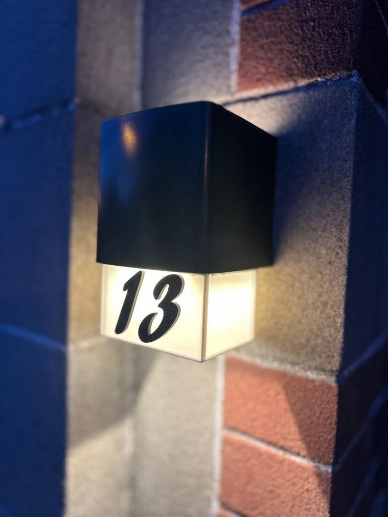 Applique murale LED pour numéro de maison – design moderne., Tuin en Terras, Buitenverlichting, Nieuw, Hanglamp, Zonne-energie