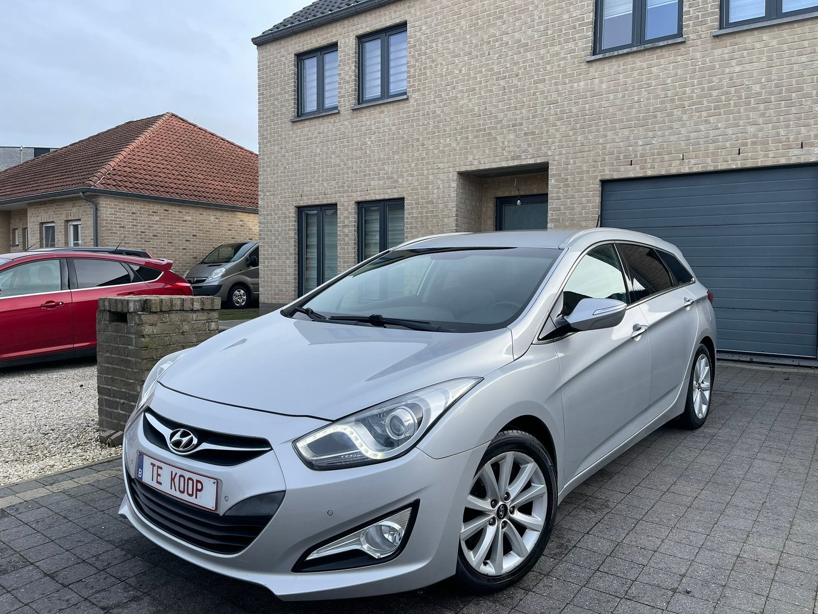 Hyundai i40 1.7 CRDi Euro5B Full Option 181000km Gekeurd, Auto's, Hyundai, Voorwielaandrijving, Euro 5, Zwart, 4 cilinders