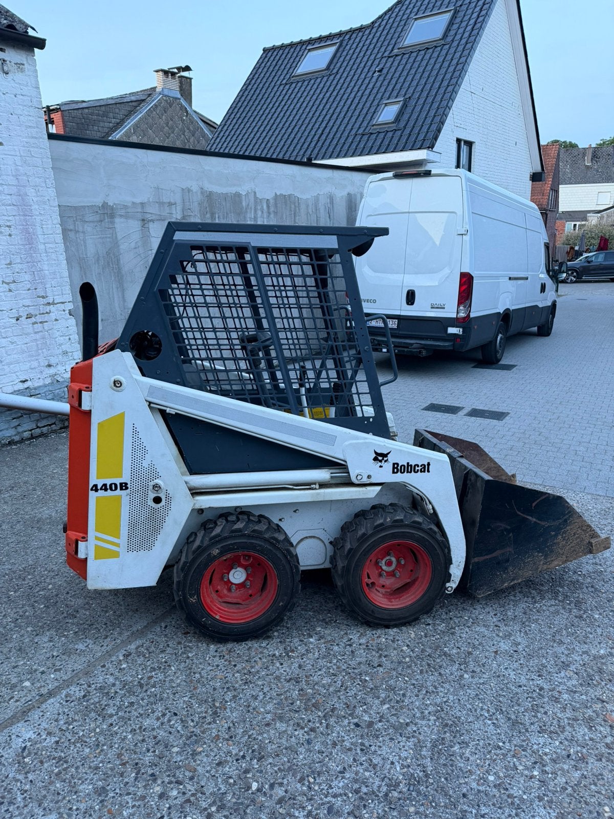 Mini-Chargeurse Bobcat 440b  Diesel, Articles professionnels, Machines & Construction | Grues & Excavatrices, Enlèvement, Chargeuse sur pneus ou Chouleur