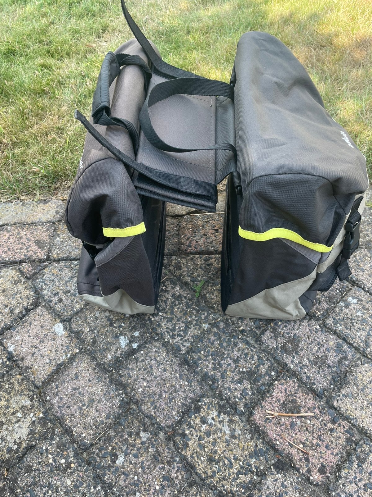 Dubbele fietstas btwin grijs, Fietsen en Brommers, Ophalen of Verzenden, Zo goed als nieuw
