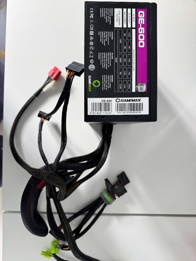 GameMax GE-600 600W Voeding, Computers en Software, Ophalen of Verzenden, Gebruikt