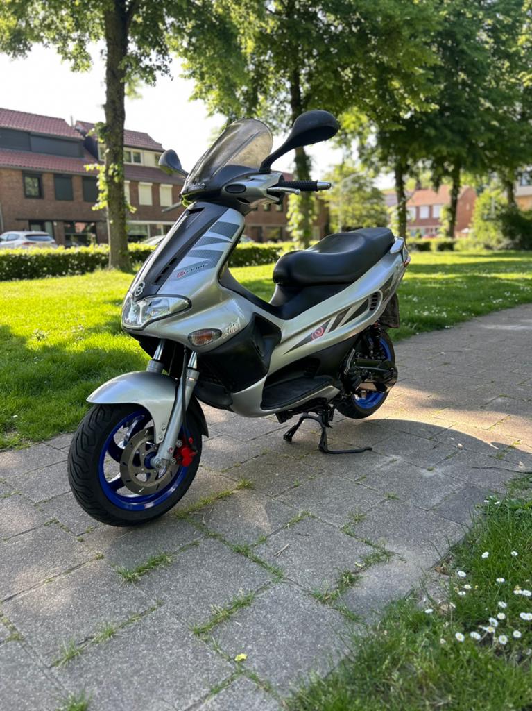 Gilera runner 180cc dd dg a1 (nette staat), Vélos & Vélomoteurs, Scooters | Piaggio, Comme neuf, Enlèvement