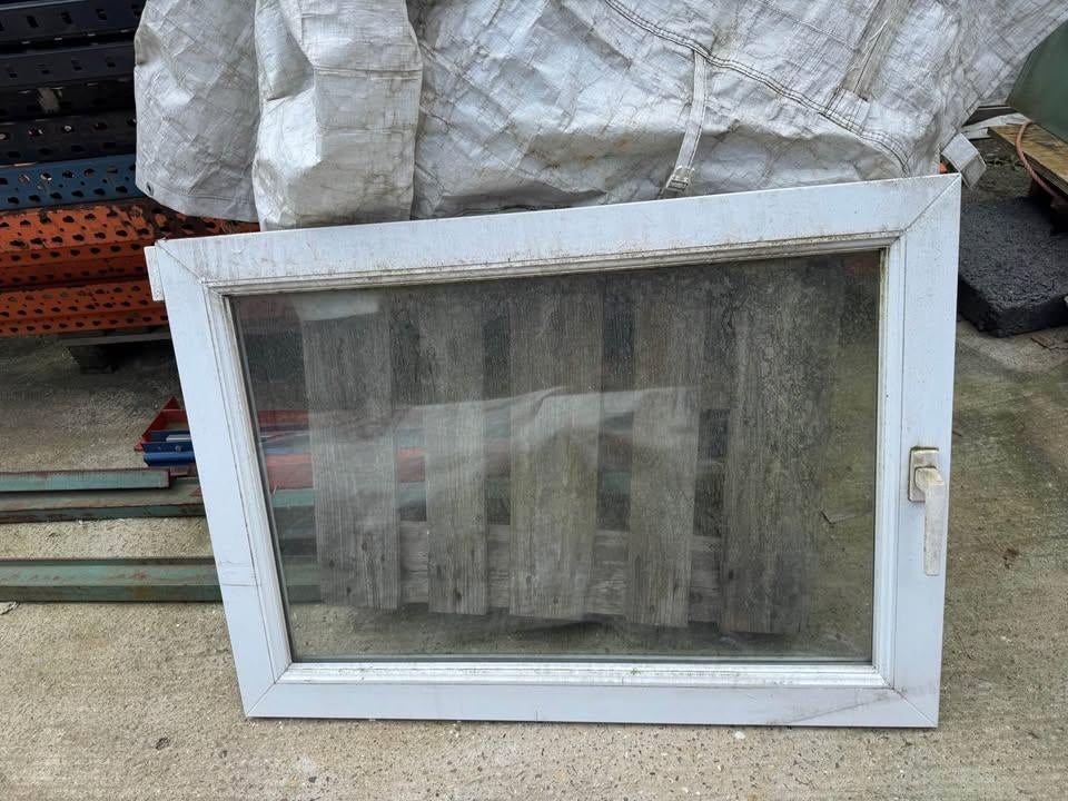 Raam 108x77cm €130, Ophalen