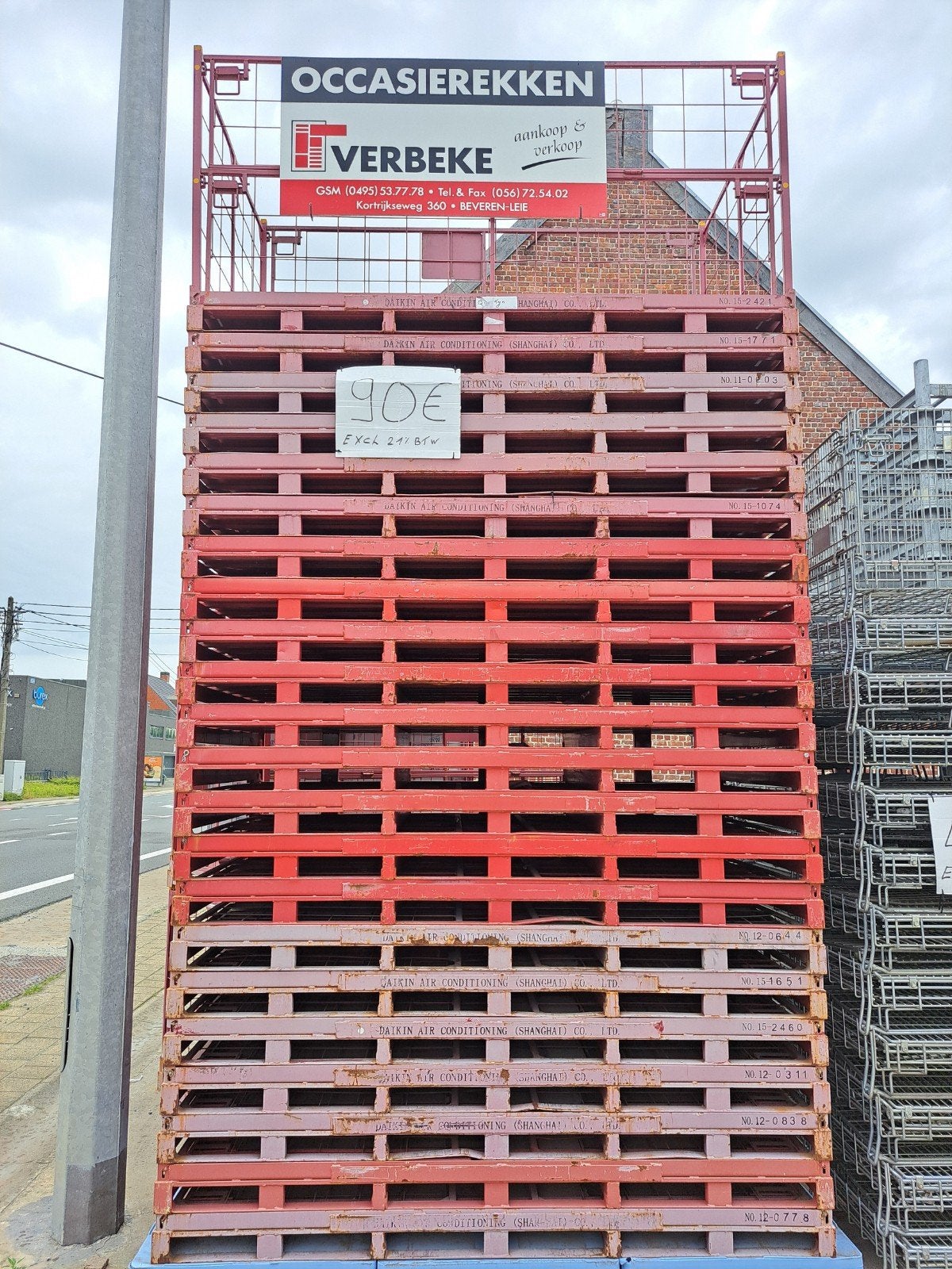 Grote containers 2250x1150x1150 aan 90 euro excl btw, Ophalen