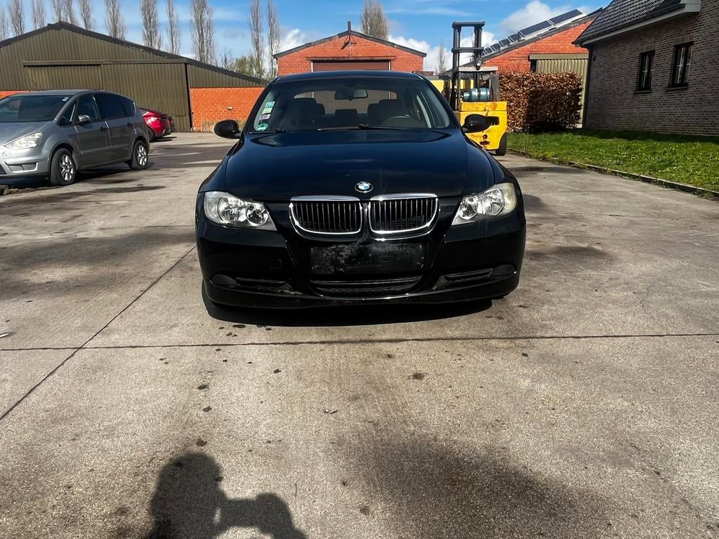 BMW 318I VAN 2006 MET 150DKM PERFECTE STAAT, Auto's, 4 deurs, Zwart, Bedrijf, Grijs