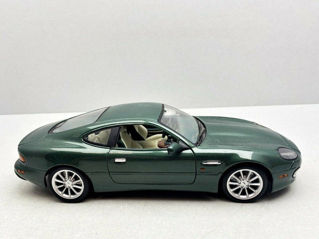 ASTON MARTIN DB7 Vantage Green BRG 1/18 MAISTO Premium Neuve, Enlèvement ou Envoi, Neuf, Voiture, Maisto