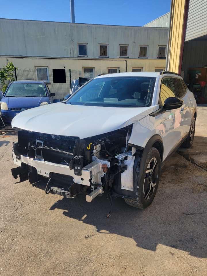 Peugeot 2008 1.2 100cv pure Tech, Autos, Achat, Boîte manuelle, 5 portes, Aide au démarrage en côte