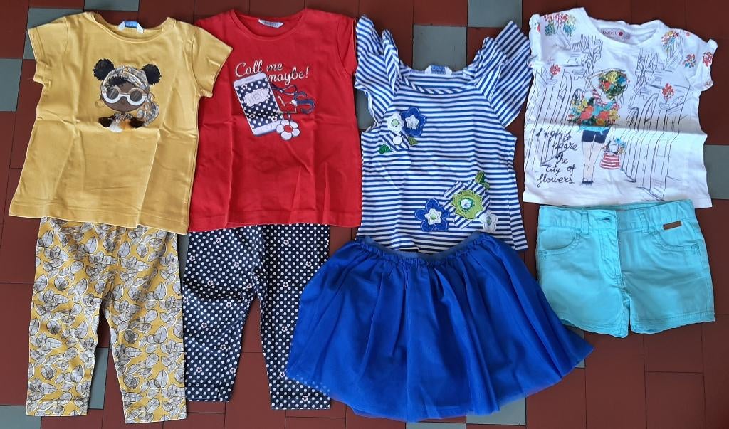 vêtements fille 4ans de marque, Enfants & Bébés, Vêtements enfant | Taille 104, Comme neuf, Fille, Ensemble, Enlèvement