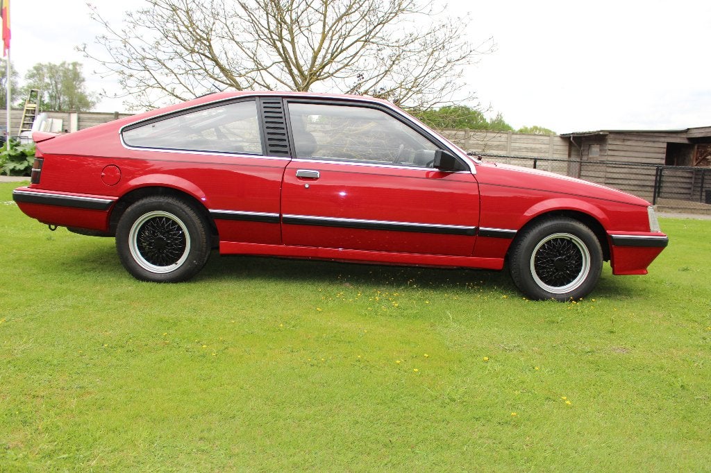 opel Monza, Autos, Oldtimers & Ancêtres, Particulier, Opel, Essence, Coupé, 3 portes, Boîte manuelle, Rouge, Noir, Velours, Propulsion arrière