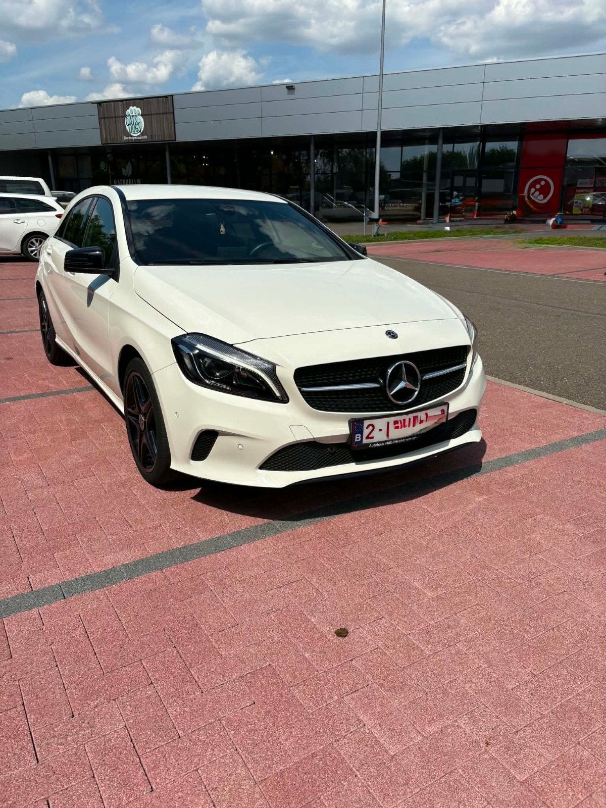 Mercedes A 180 benzine automat 90000 km, Auto's, Mercedes-Benz, 4 deurs, Wit, 1595 cc, Particulier