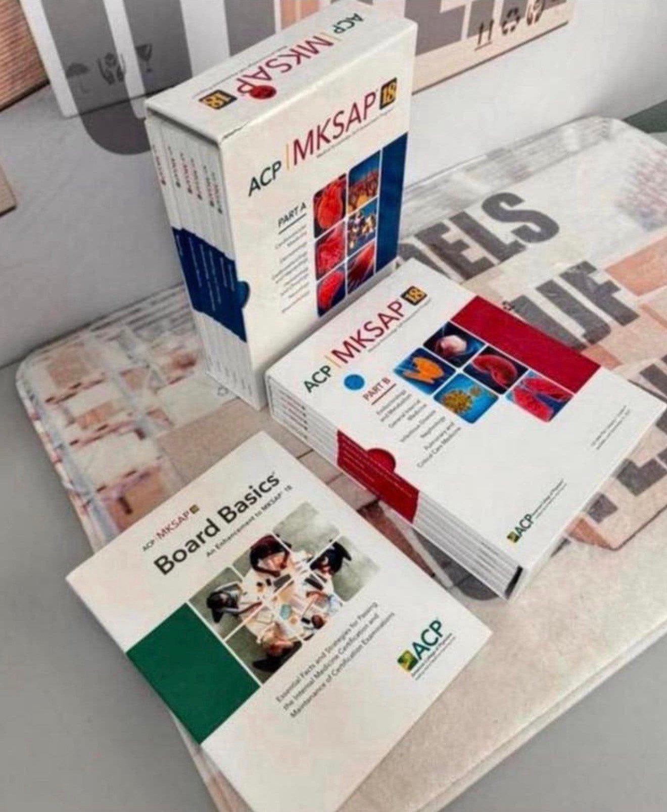 MKSAP 18, part A B boeken Artsen interne geneeskunde + Basic, Ophalen of Verzenden, Nieuw