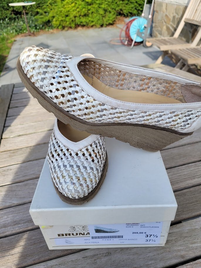 witte schoenen 37, Ophalen of Verzenden, Zo goed als nieuw, Wit, Instappers