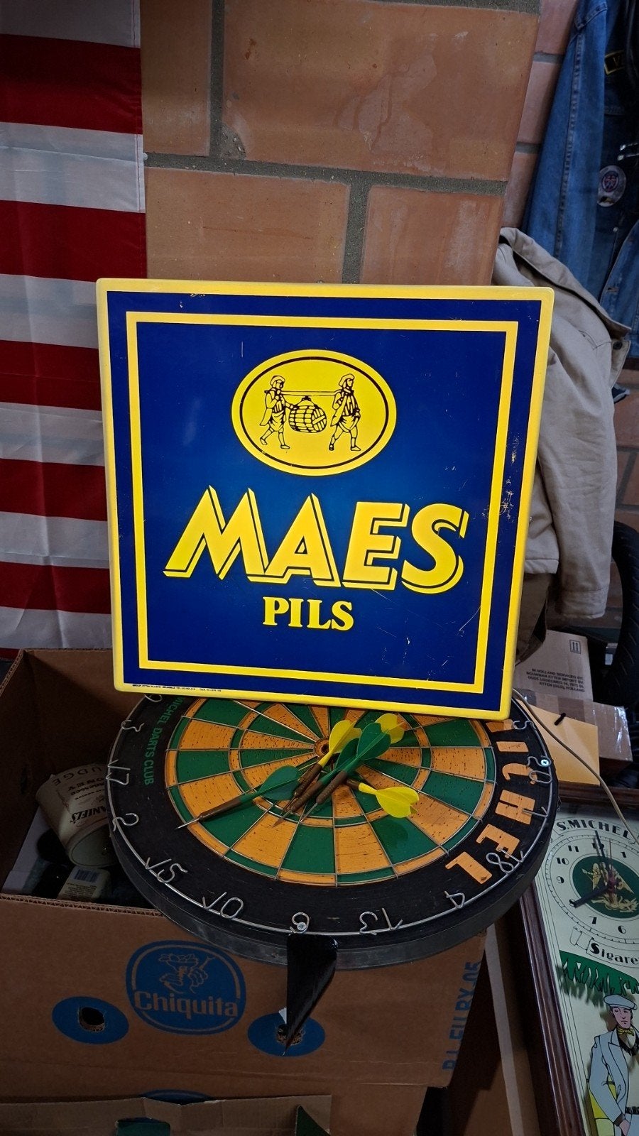 Oude lichtreclame Maes, Verzamelen, Ophalen
