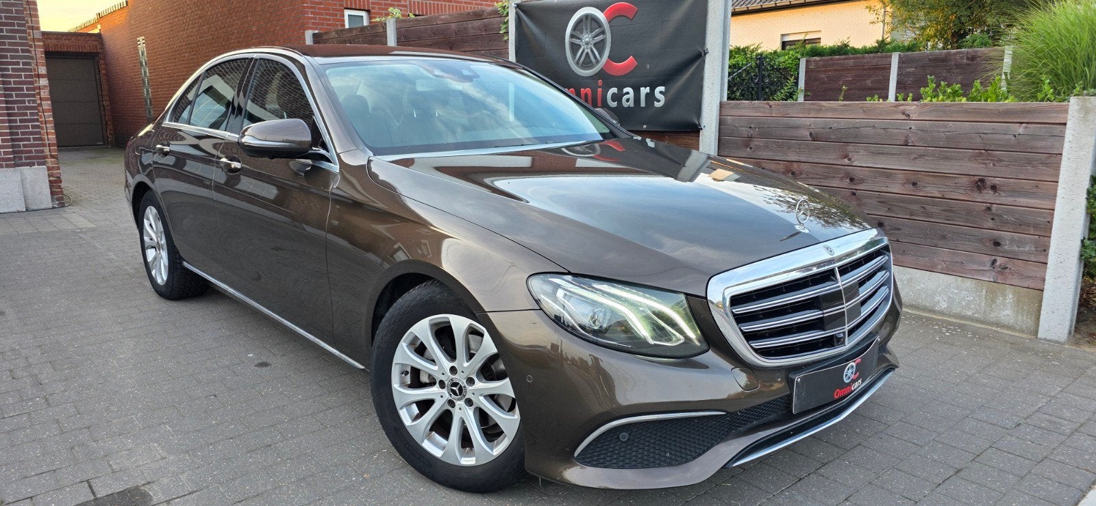 Mercedes Benz E220d Luxury / 1ste EIGENAAR / FULL OPTION, Auto's, Mercedes-Benz, Automaat, Achterwielaandrijving, 143 kW, Euro 6