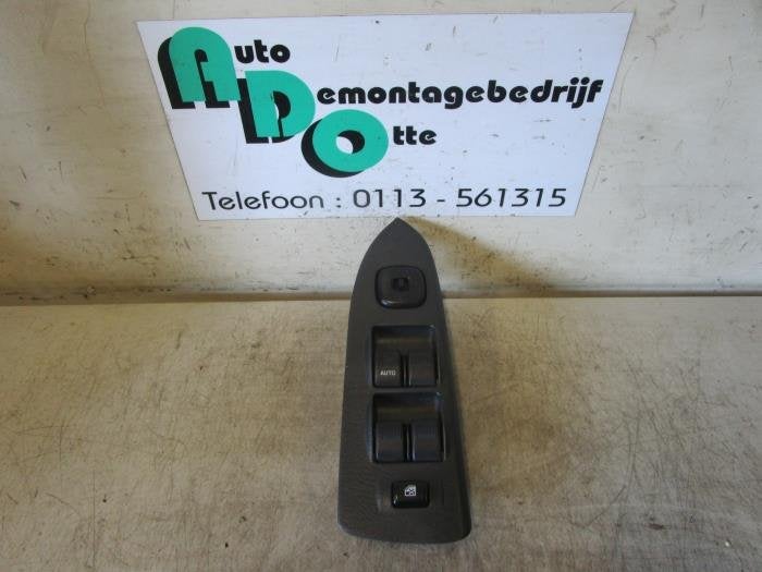 Commutateur vitre électrique d'un Mazda 626 (626 GF 97-), Autos : Pièces & Accessoires, -, 3 mois de garantie, Mazda, Utilisé