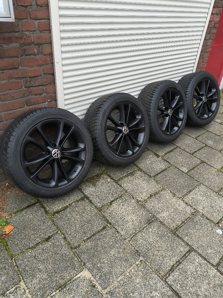 Vw velgen 17 inch winterbanden Golf Caddy r32 eos gti, Ophalen, Zo goed als nieuw
