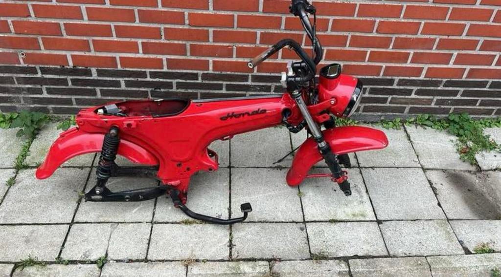 Honda dax frame + kabelboom en paps, Vélos & Vélomoteurs, Cyclomoteurs | Honda, Utilisé, Enlèvement