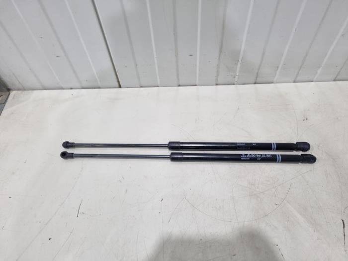 Kit amortisseur gaz hayon d'un Volkswagen Golf, Autos : Pièces & Accessoires, Volkswagen, -, 3 mois de garantie, Utilisé