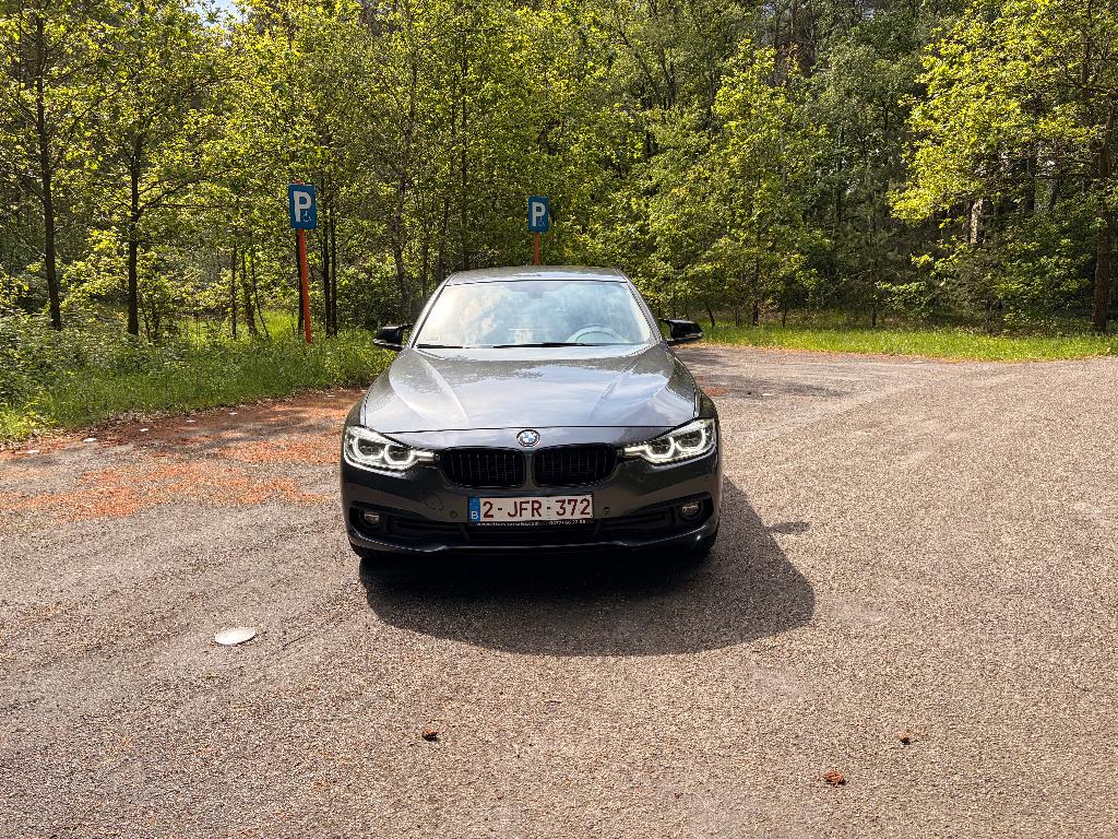 BMW 318i (F30) 19inch M3 velgen, carplay, cruise control, .., Autos, BMW, 100 kW, Argent ou Gris, Achat, Euro 6