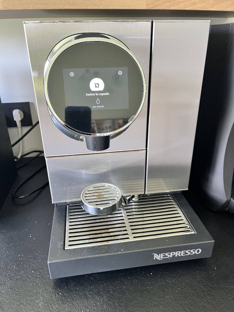 nespresso pro momento 100, Réservoir d'eau amovible, Combiné, Dosettes et capsules de café, Comme neuf