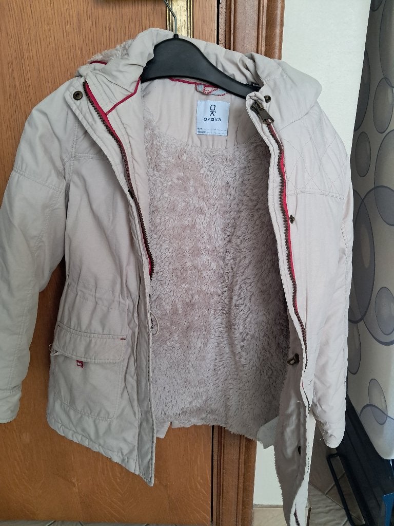manteau doublé fourrure fillette 10 ans, Enfants & Bébés, Vêtements enfant | Taille 140, Enlèvement, Manteau