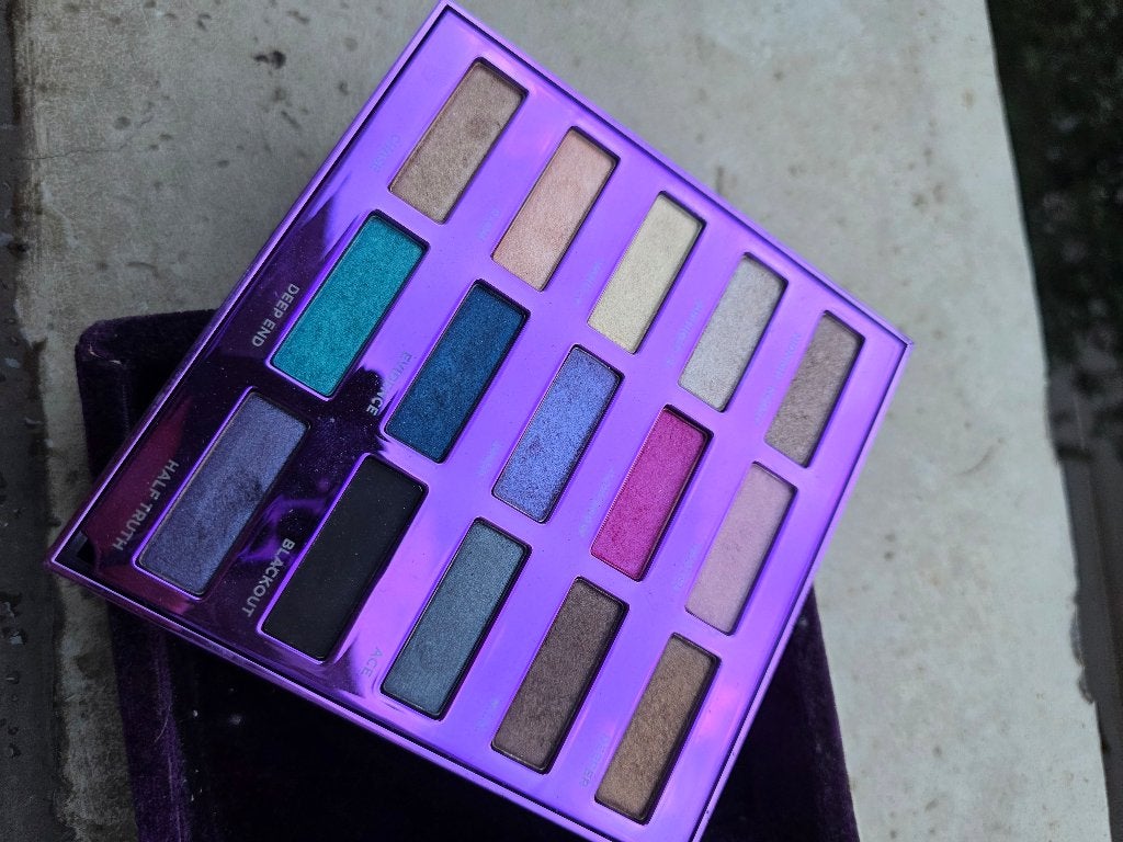 urban decay 15th anniversary palette, Bijoux, Sacs & Beauté, Beauté | Cosmétiques & Maquillage, Enlèvement ou Envoi, Utilisé, Yeux