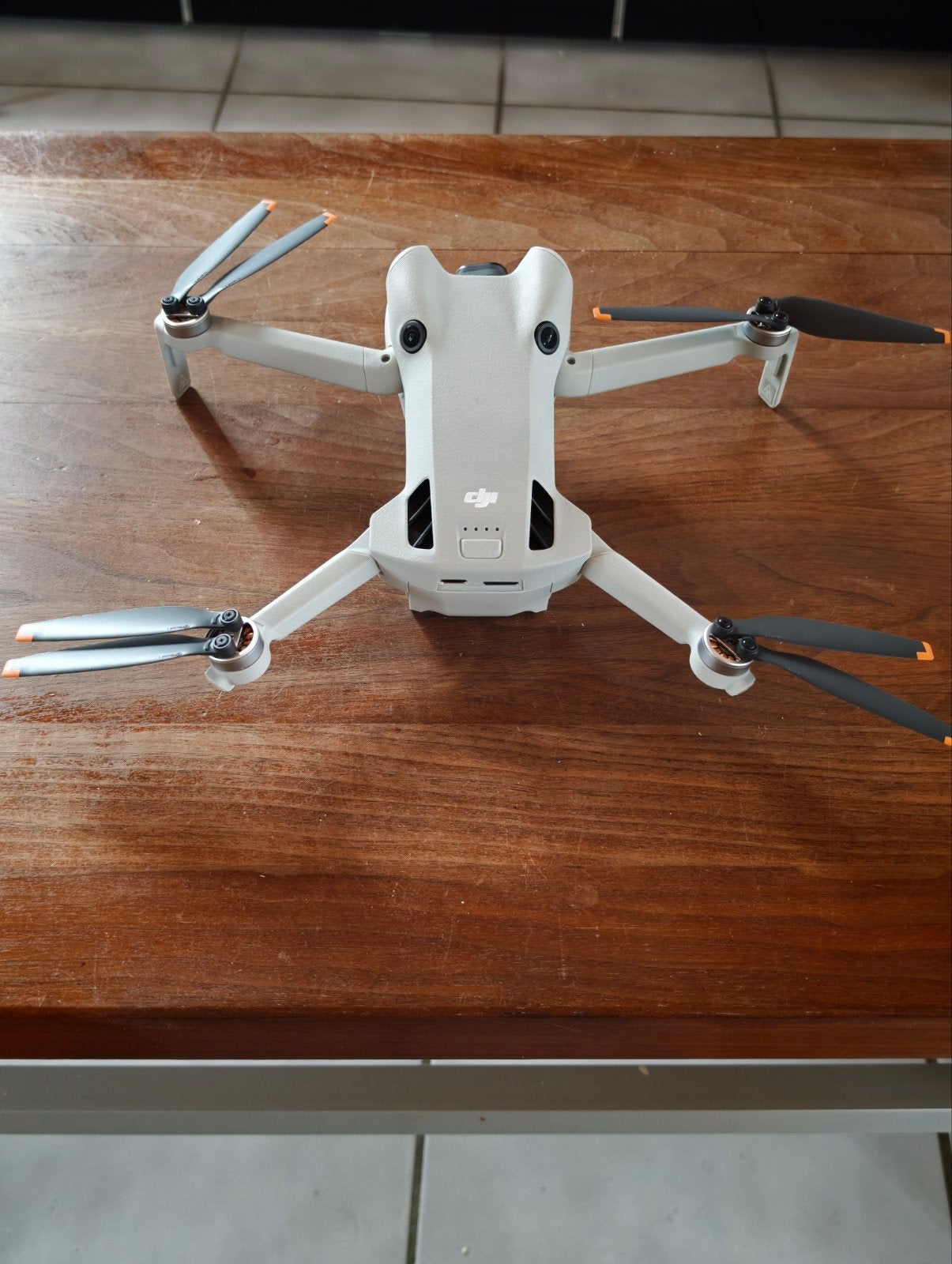 DJI Mini 4 Pro + 2 batterijen + RC-N2 + tas – slechts 2x gev, Audio, Tv en Foto, Ophalen, 30 tot 45 minuten, Cameradrone, 5 tot 10 kilometer