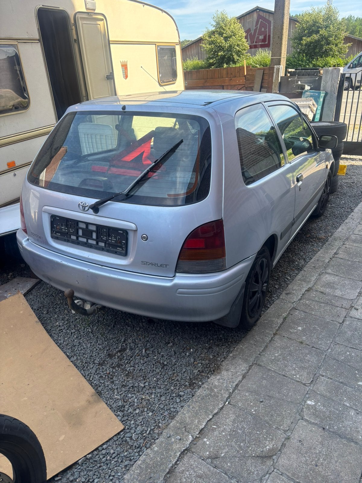 Toyota starlet 1998, Enlèvement, Toyota