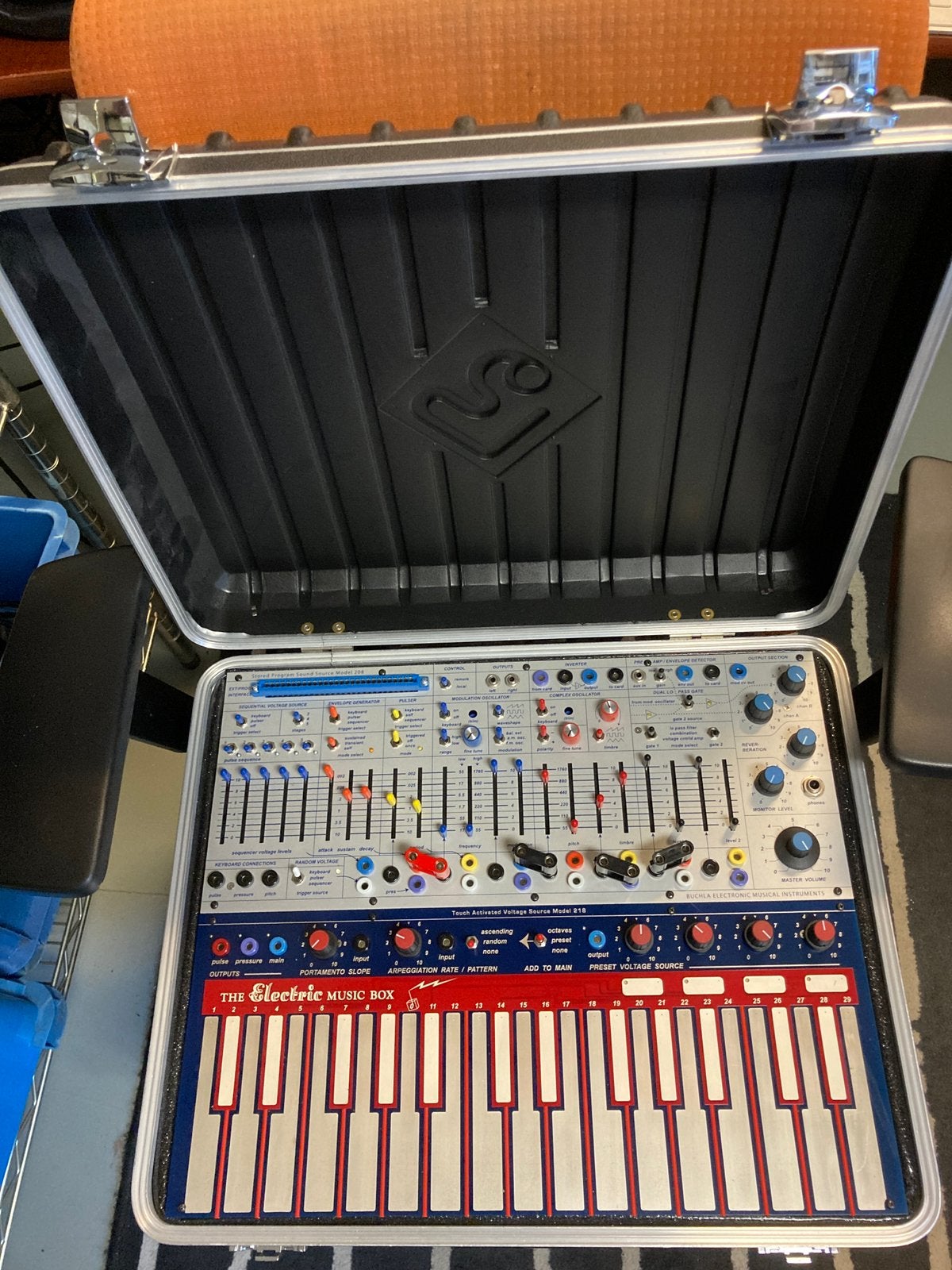 Buchla Easel, Ophalen, Zo goed als nieuw