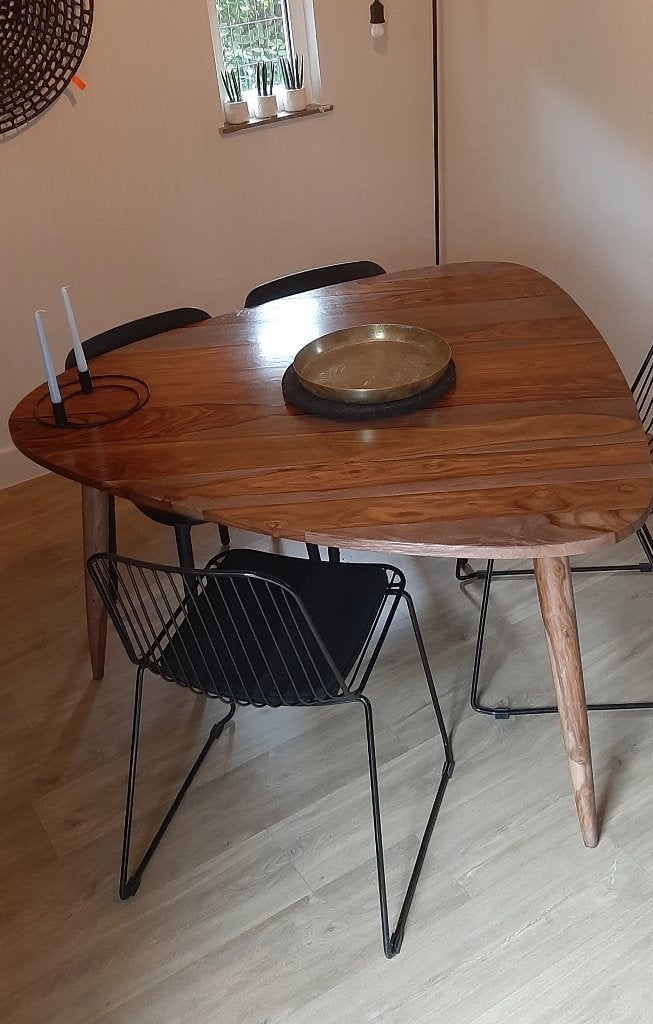 Eettafel Maison du monde met 4 stoelen: 2kunststof 2metaal, Ophalen, Overige materialen, Zo goed als nieuw, Overige vormen