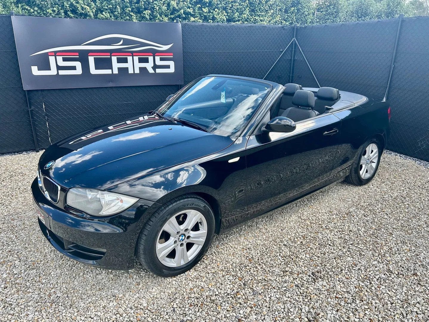 BMW 1 Serie 118 d*CABRIOLET*SIÉGES CHAUFF.*AIRCO*VEHICULE P, Auto's, 1 Reeks, Zwart, Cabriolet, https://public.car-pass.be/vhr/03adf419-d672-4ac0-bd64-7c7894ffe8e9