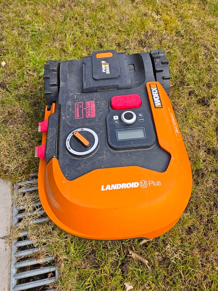 Worx Landroid M500+garage, Enlèvement