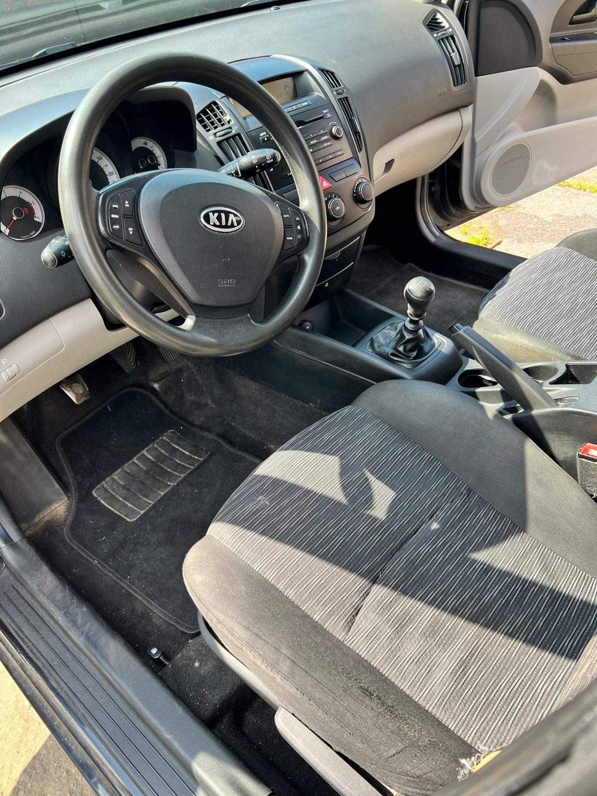 Kia ceed 1.6crdi, Autos, Kia, 90 kW, Carnet d'entretien, Noir, 5 portes