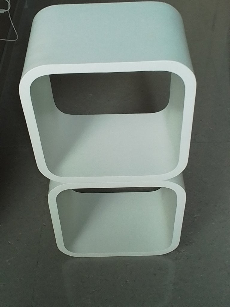 Wandplank cube zwevend, Enlèvement, Utilisé