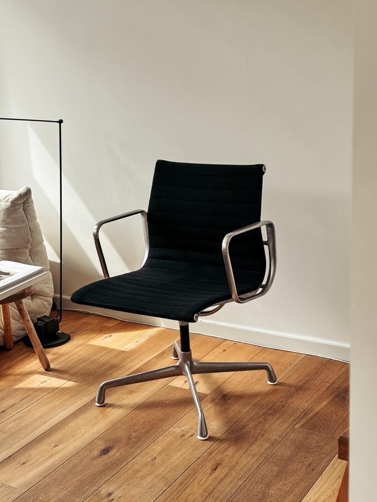 Eames Herman Miller Eames EA107 - Design vintage, Comme neuf, Enlèvement, Chaise de bureau, Ergonomique