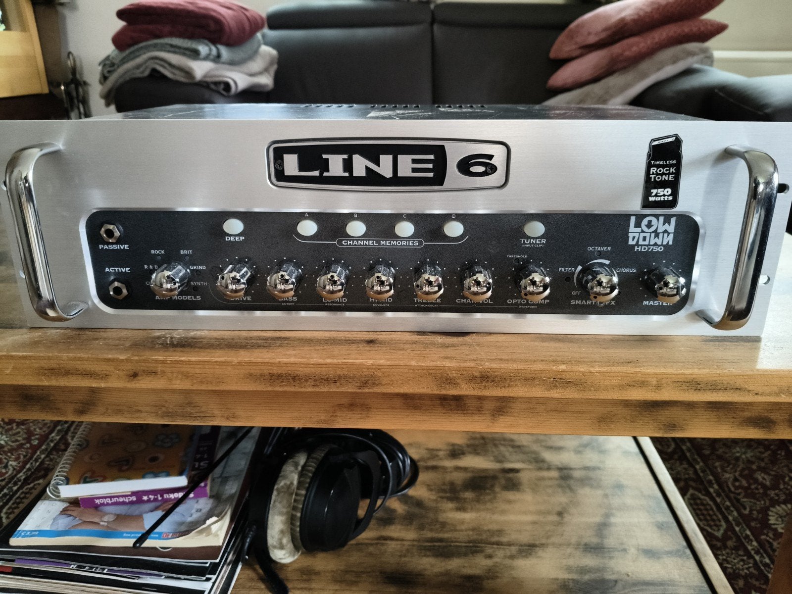 Bassamp line 6 hd750, Muziek en Instrumenten, Ophalen, Gebruikt, Basgitaar, 100 watt of meer